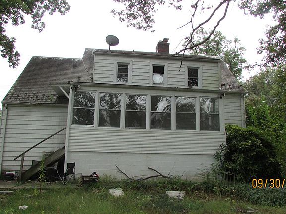 3rd image of 4614 Beechwood Rd