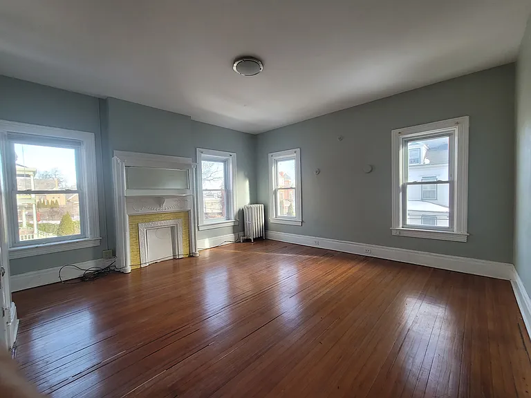 158 Grand St #2 — Photo 11