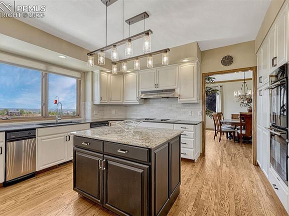 4th image of 2255 Oak Hills Dr