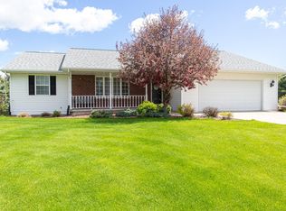 1002 Riverview Dr, Little Suamico, WI 54141