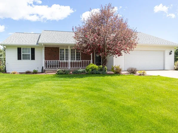 1002 Riverview Dr, Little Suamico, WI 54141