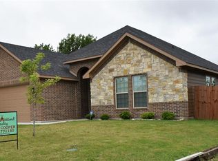 703 N Cowan St, Decatur, TX 76234