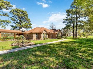 111 Commerce Ln, Highlands, TX 77562