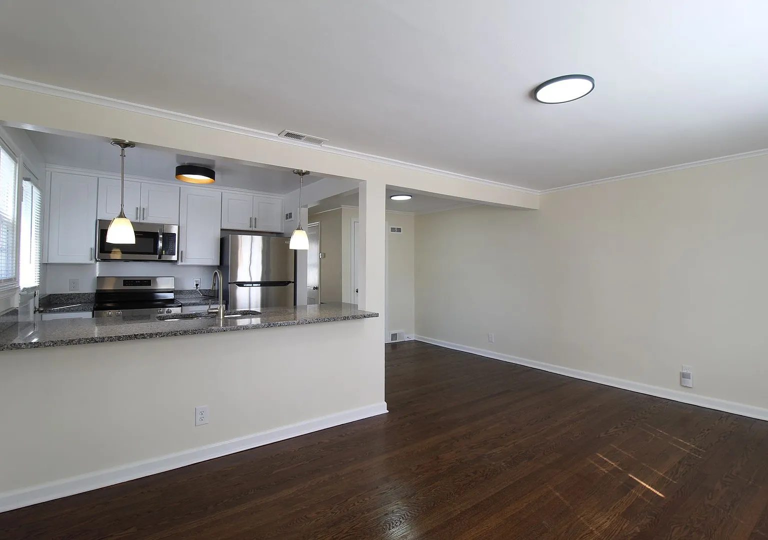Fully Remodeled 1 Bedroom Duplex In NKC — Photo 2