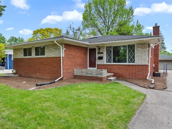 27677 Doreen St, Farmington, MI 48336