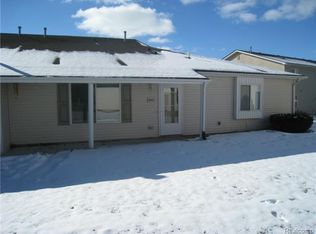 9521 Timber Ridge Dr, Grand Blanc, MI 48439