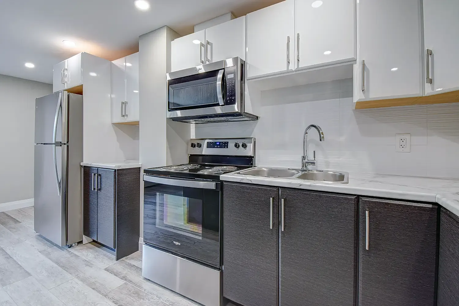 45 Paisley Blvd W — Photo 3