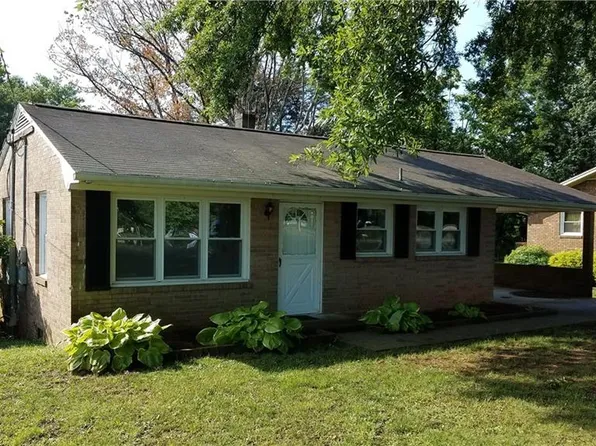 2943 Swallow Rd, Reidsville, NC 27320
