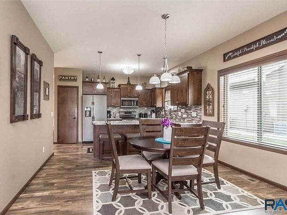 5th image of 3508 E Woodsedge St #1