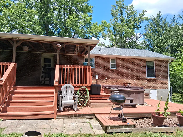 702 Rodeo Rd — Photo 27