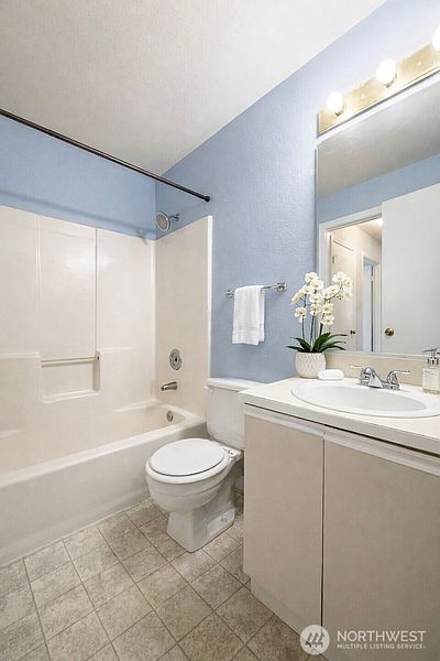 5th image of 12026 15th Avenue NE #304