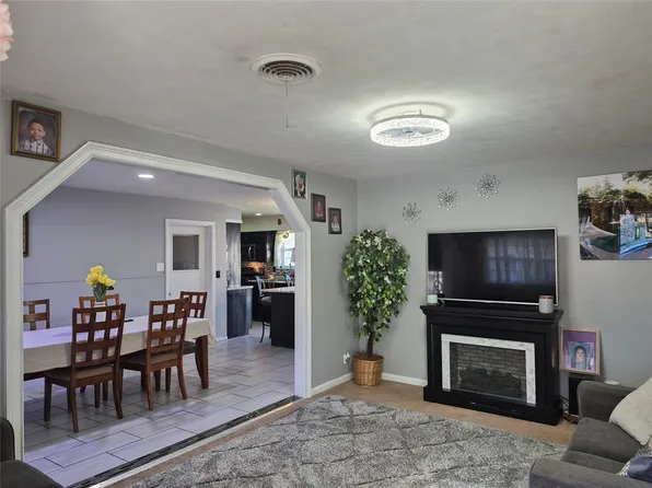 1737 W Parnell St, Denison, TX 75020