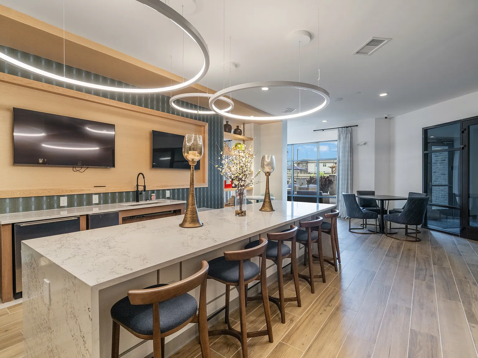 Populus Waterside Apartments — Photo 3
