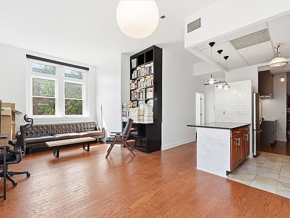 4th image of 167 Wayne St #304