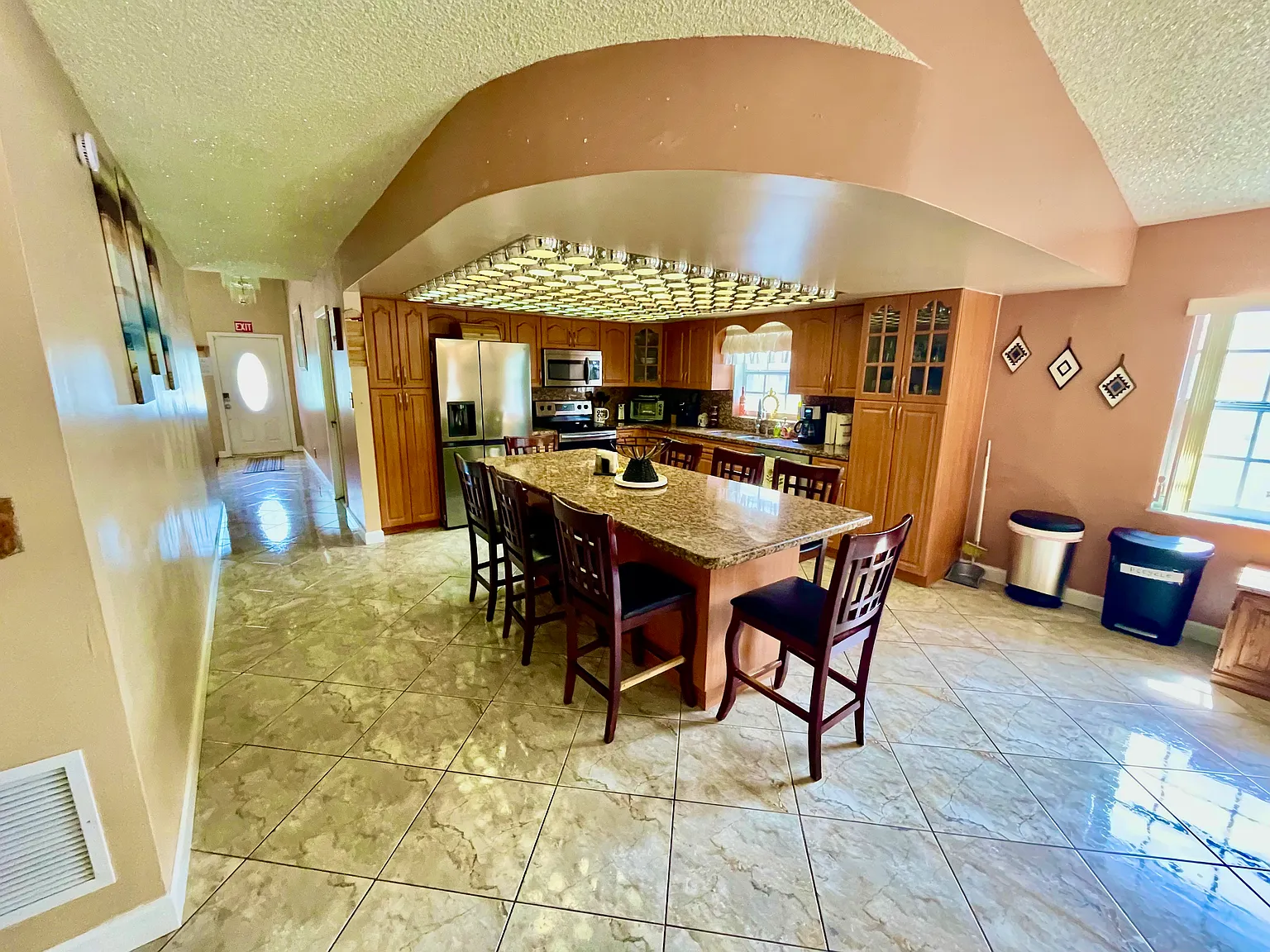 3 bed, 1799 sqft, $3,500 — Photo 2