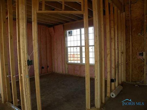 3rd image of 14843 W Saddlebrook Ct