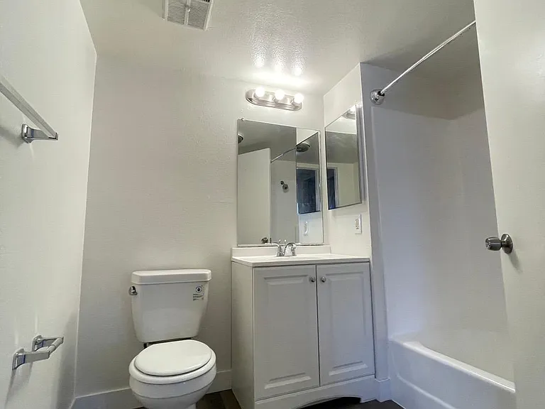 9825 Laurel Canyon Blvd — Photo 6