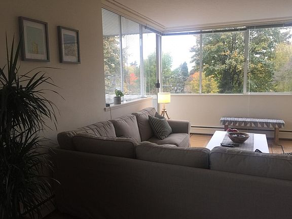2nd image of 2050 Nelson St #1704