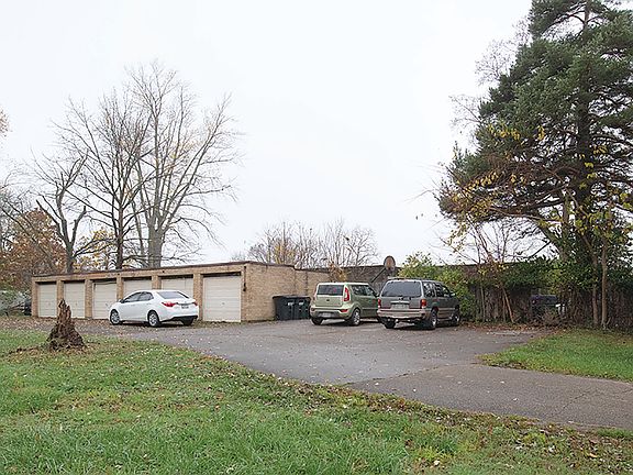 3rd image of 4227 Oakwood Ave #6