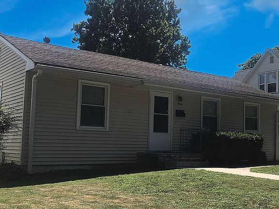 2nd image of 2924 Sacramento St