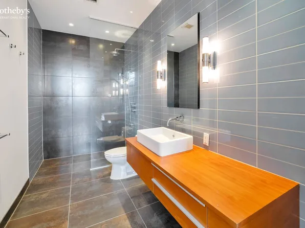 420 West 25th Street image 8 of 13