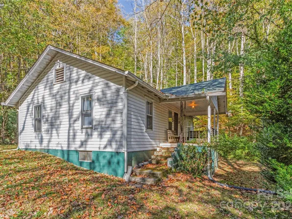 183 Crystal Creek Ln, Green Mountain, NC 28740