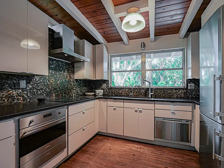 1881 E Barefoot Pl — Photo 14
