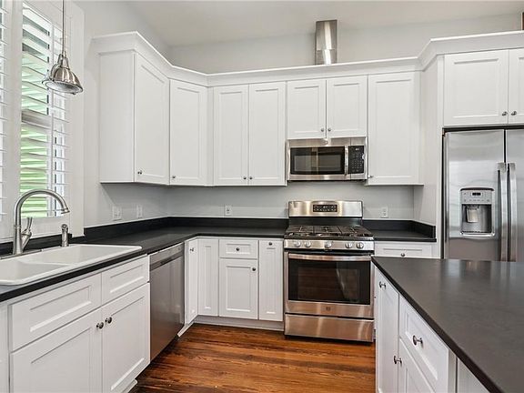 5th image of 2211 Saint Philip St