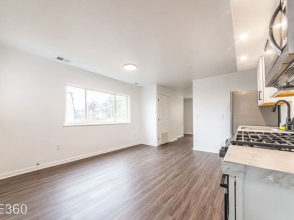 3rd image of 965 Industry St Floor 1