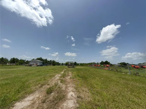 11 Road 5118, Cleveland, TX 77327
