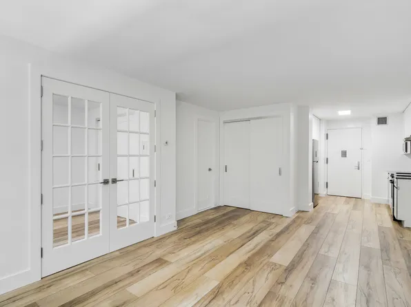 315 West 57th Street image 1 of 25