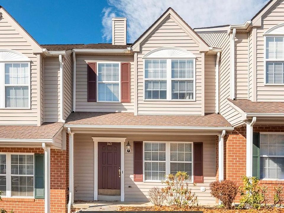 1st image of 140 Blue Leaf Dr