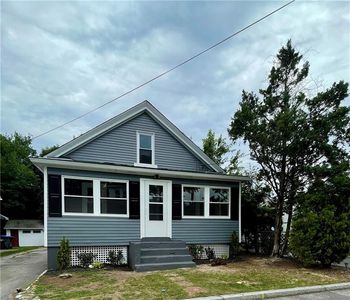 11 Togansett Rd, Cranston, RI, 02910