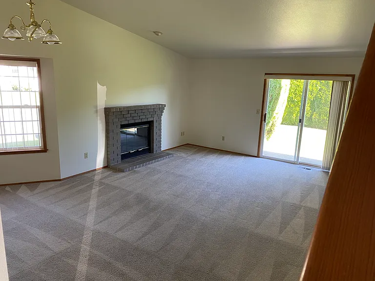 1505 Danawood Dr — Photo 2