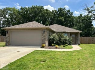 5743 Brookshire Dr, Jonesboro, AR 72401