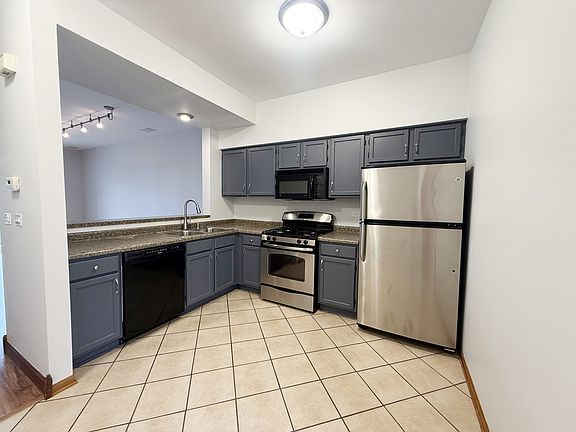 5th image of 440 Mill St
