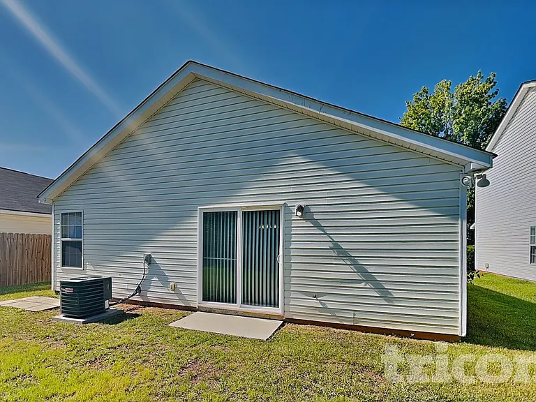 11608 Stewarts Crossing Dr — Photo 15