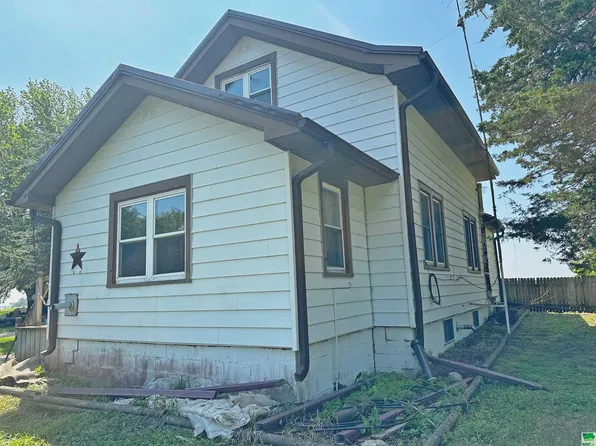 2224 170th St, Nemaha, IA 50567