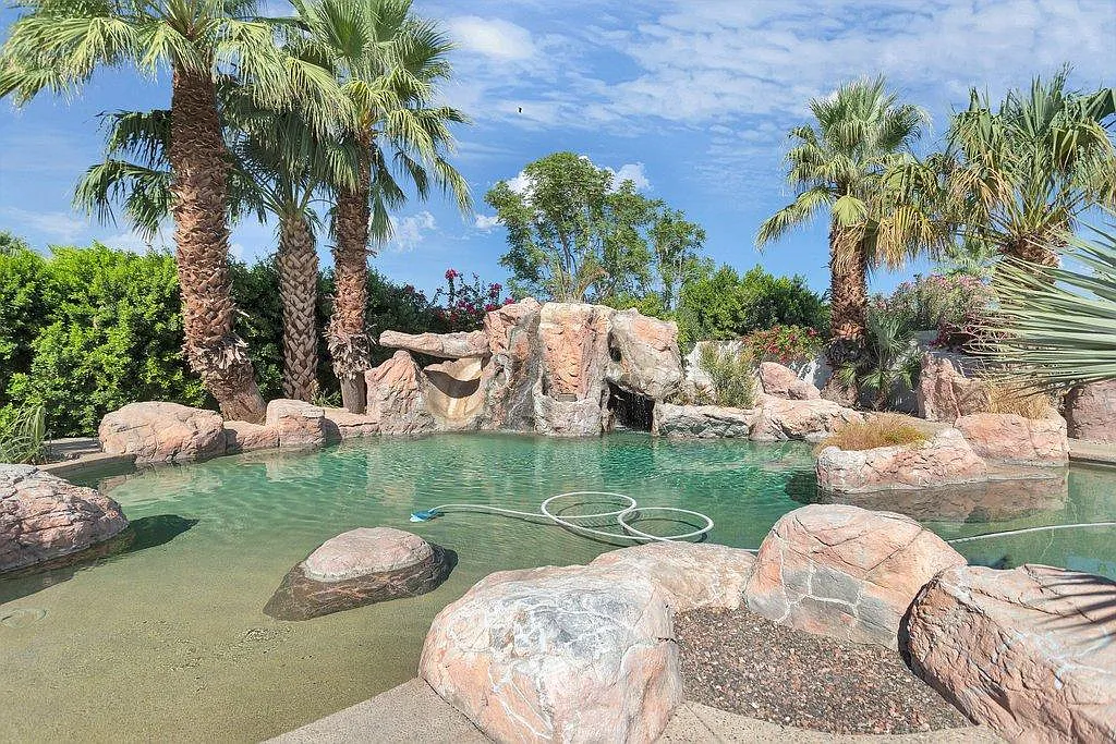 4 bed, 4355 sqft, $5,000 — Photo 1