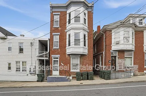 207 N Mulberry St Photo 1