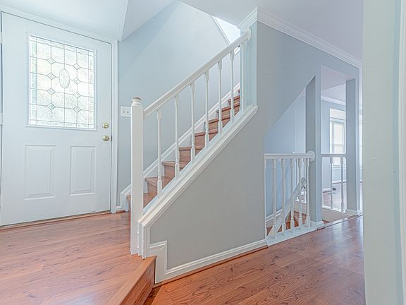 4th image of 7327 Castleberg Ct