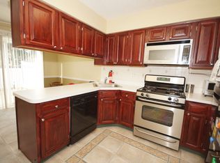 11 Diamond Ct, Franklin Park, NJ 08823