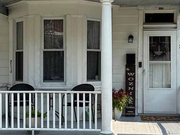 2nd image of 214 Broad St