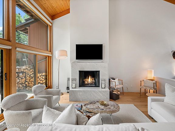 4th image of 42 Saint Andrews Ct APT 67