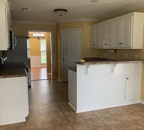 4th image of 2067 Lake Forest Dr