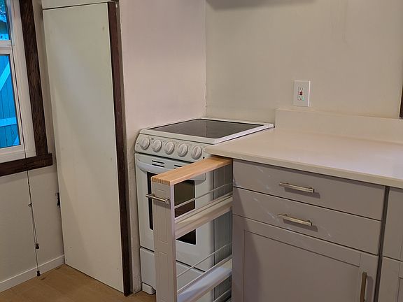3rd image of 11095 Westside Ave