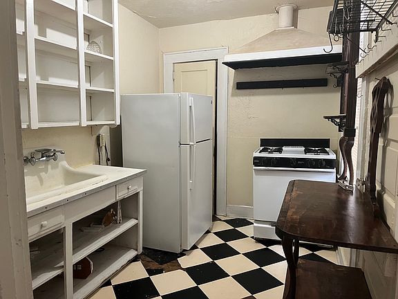 2nd image of 3238 Carlotta St Unit 2