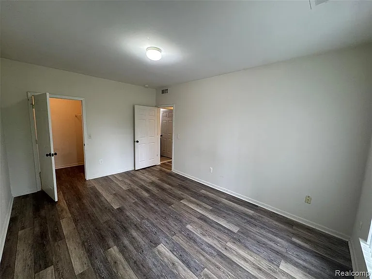 15441 Yale Dr — Photo 16