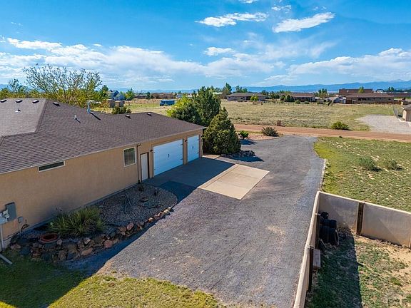 2nd image of 1258 W Caida Del Sol Dr