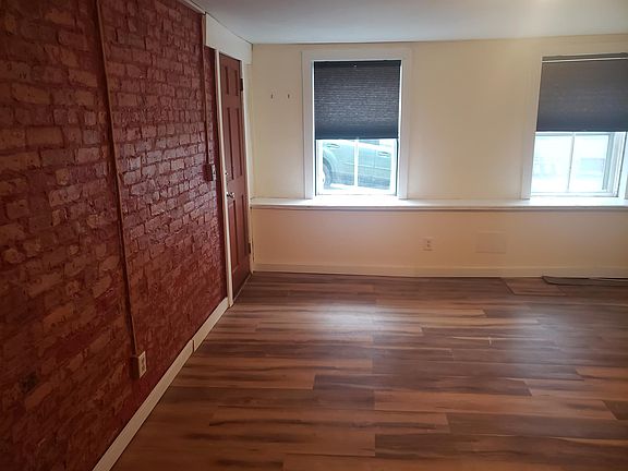 2nd image of 117 Philip St
